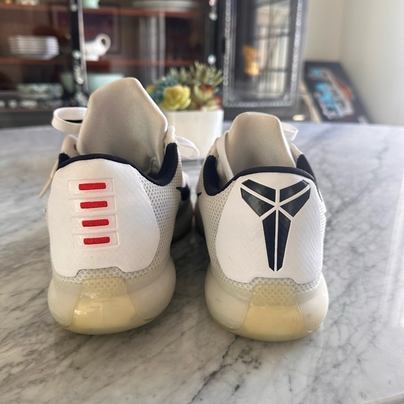 Kobe 10 size 10.5 used - Picture 8 of 10